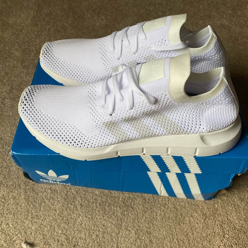 Adidas Swift Run Sneakers